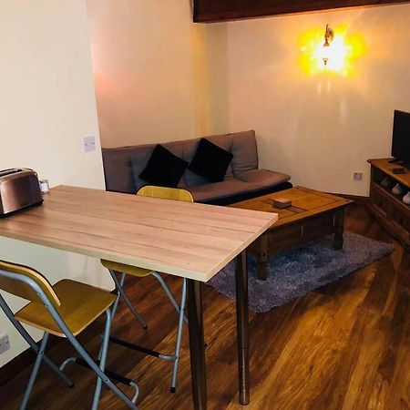 Vibrant Apartment At The Shore In Leith エディンバラ エクステリア 写真