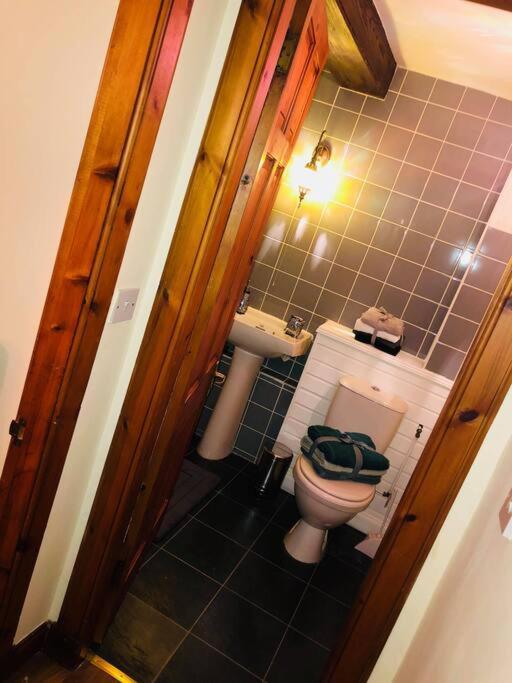 Vibrant Apartment At The Shore In Leith エディンバラ エクステリア 写真
